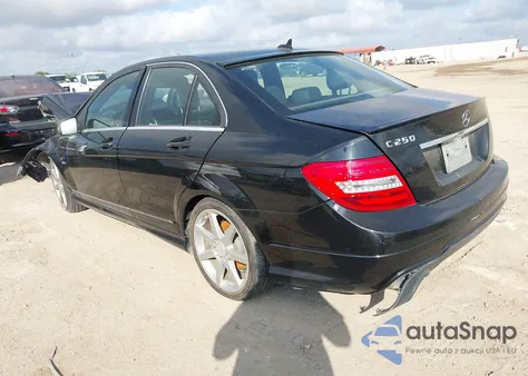 2012 Mercedes-Benz C 250 Luxury/Sport из США, поврежденный, VIN WDDGF4HB6CR215883